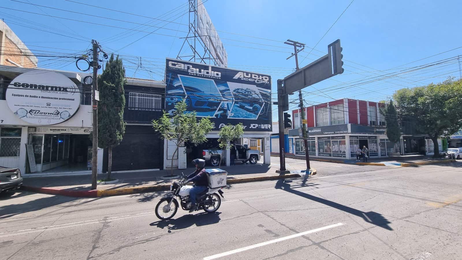Renta Local Comercial Av. Adolfo López Mateos, esq Cólon - Imagen 2